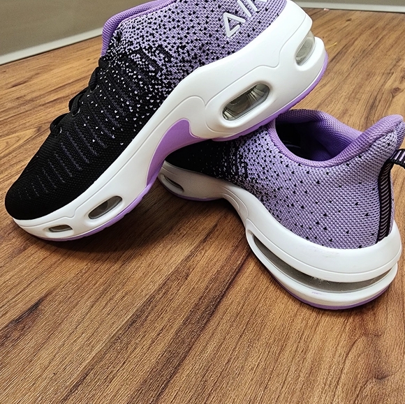 Running shoes - Picture 4 of 10